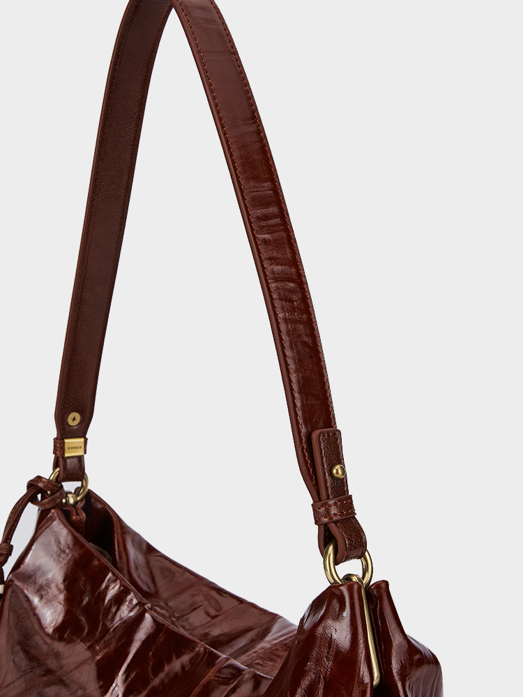 Oil wax single-shoulder bag