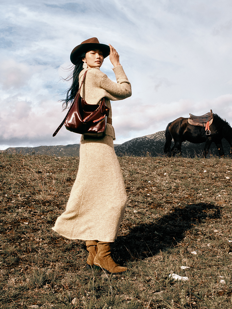 Large-capacity tote bag