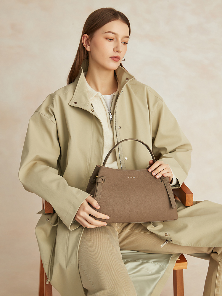 Knotted Detail Top Shoulder Bag