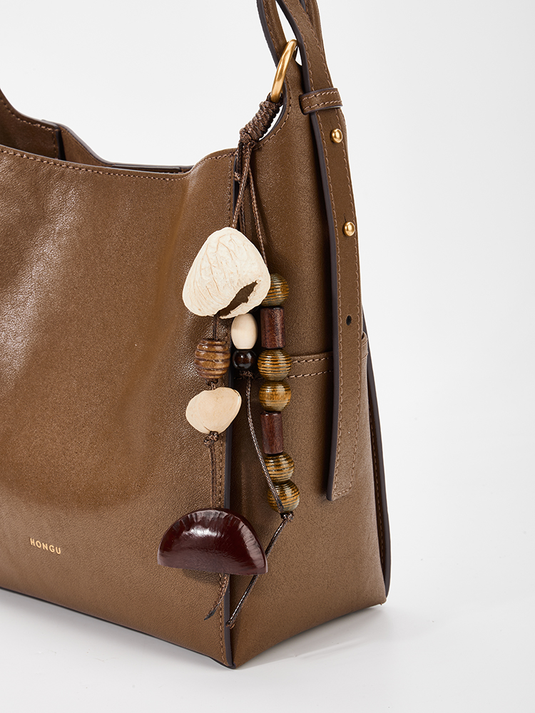Natural plant shell bucket bag