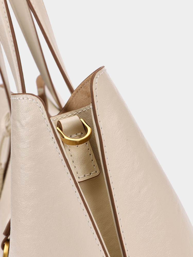 Large-Capacity Commuter Tote