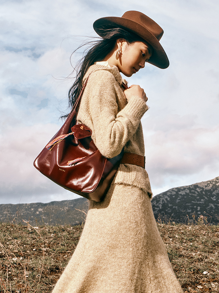 Large-capacity tote bag