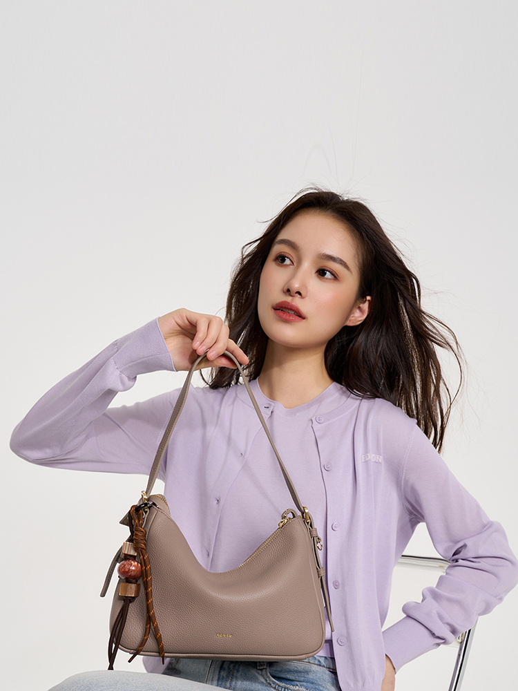 Versatile commuting bag