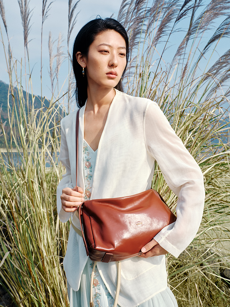 Vegetable-Tanned Leather Crossbody Bag