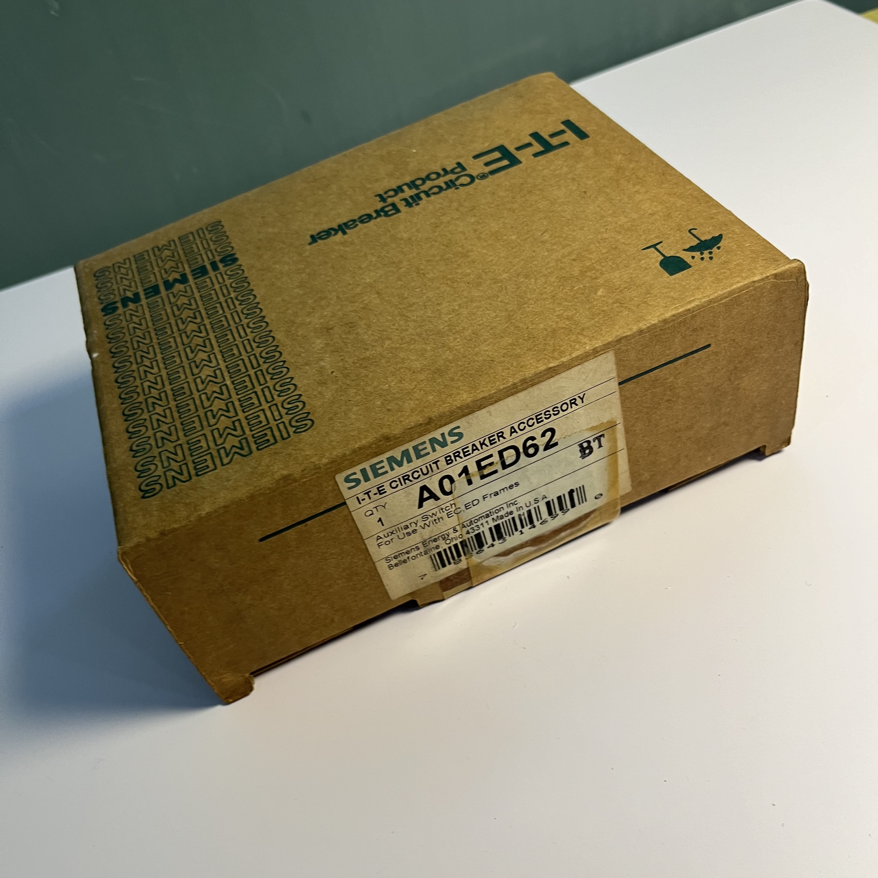 A01ED62 ITE Siemens Circuit Breaker Auxiliary Switch 