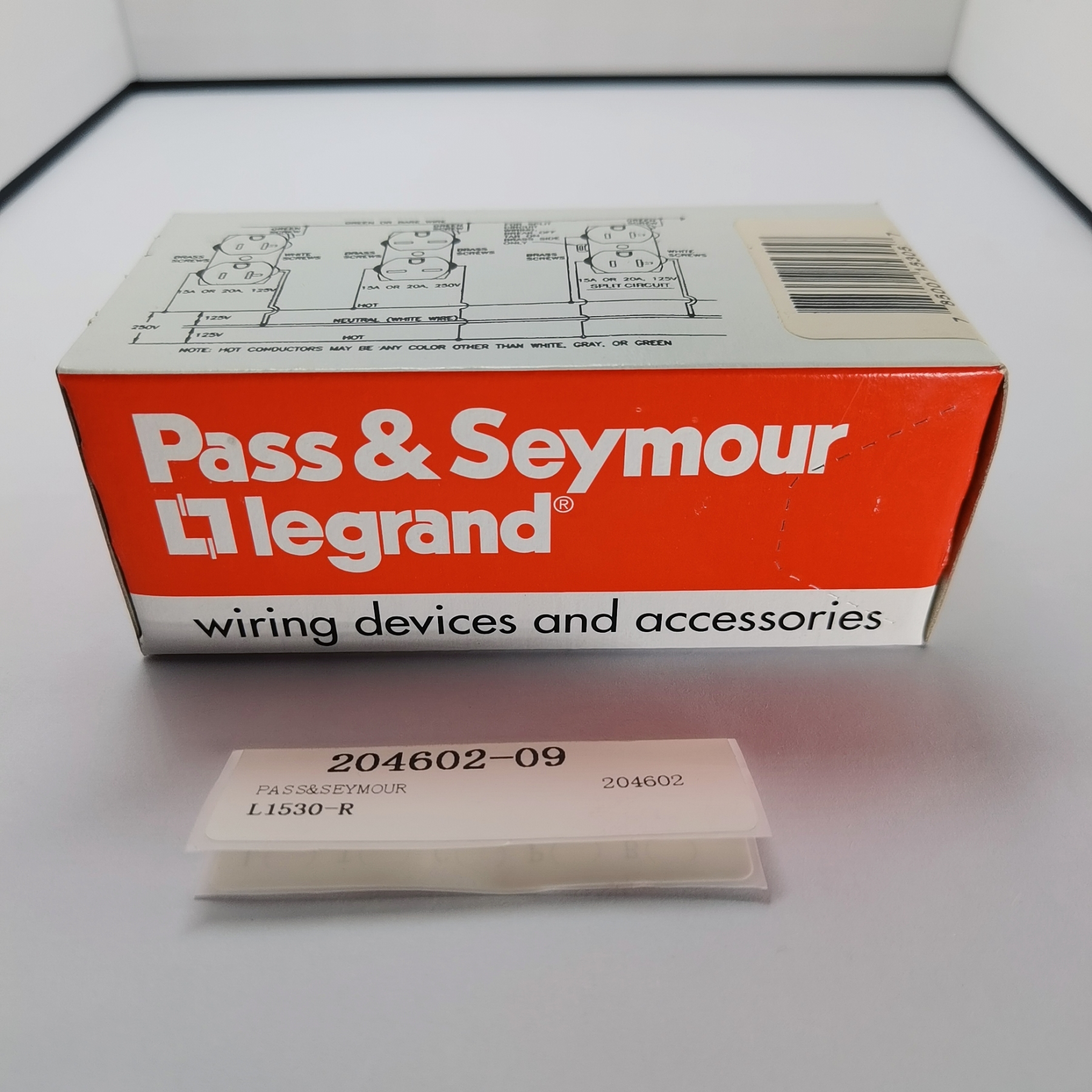Legrand-Pass & Seymour L1530-R Turnlok Locking Receptacle
