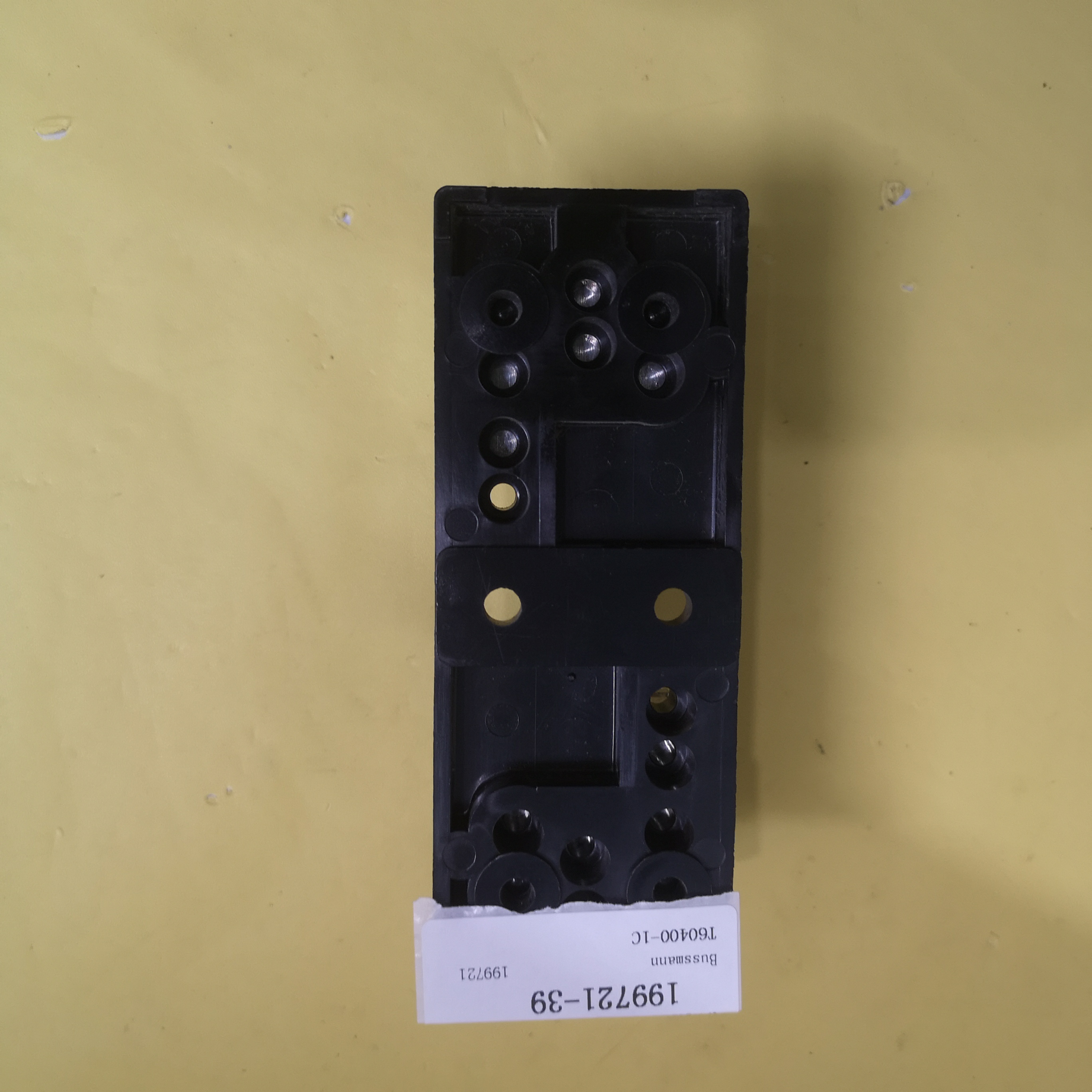 Fuse base T60400-1C_199721-39