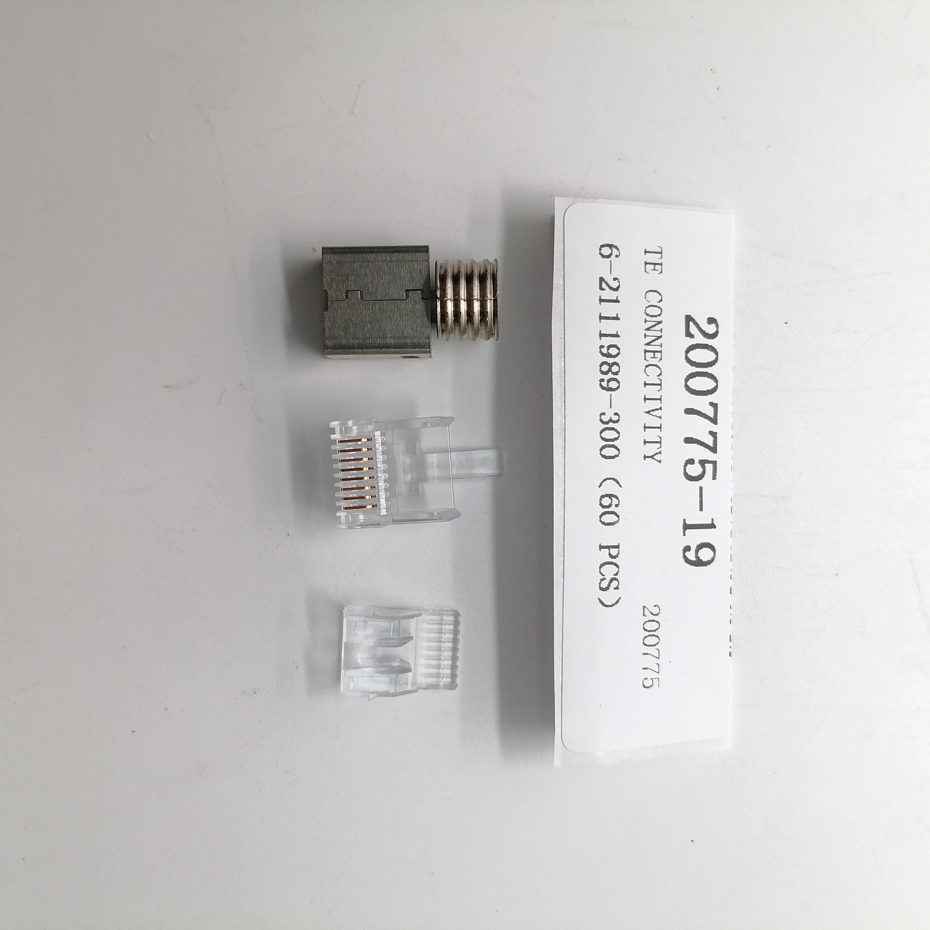 （Lots of 60 PCS）TE CONNECTIVITY Terminal 6-2111989-300