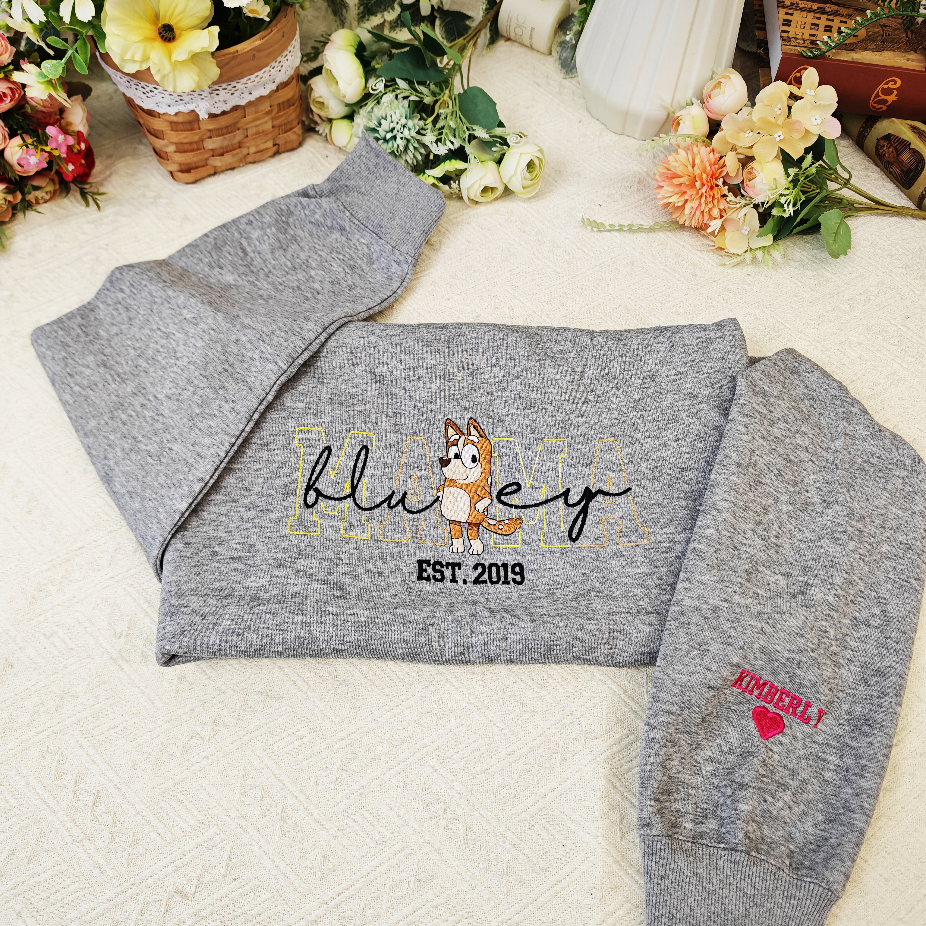 Custom Embroidered Mama Sweatshirt – Personalized Name & Year Crewneck Gift for Moms