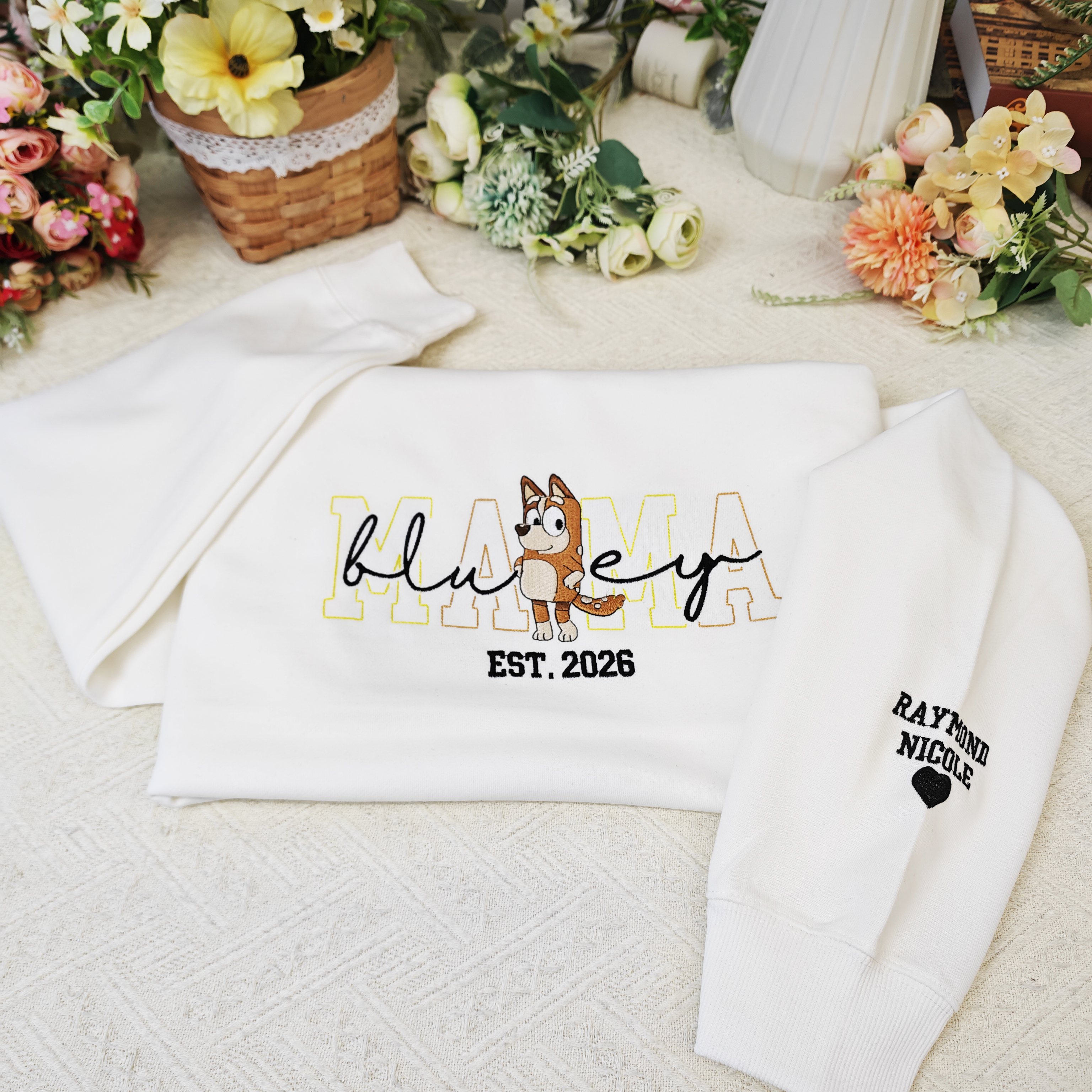 Custom Embroidered Mama Sweatshirt – Personalized Name & Year Crewneck Gift for Moms