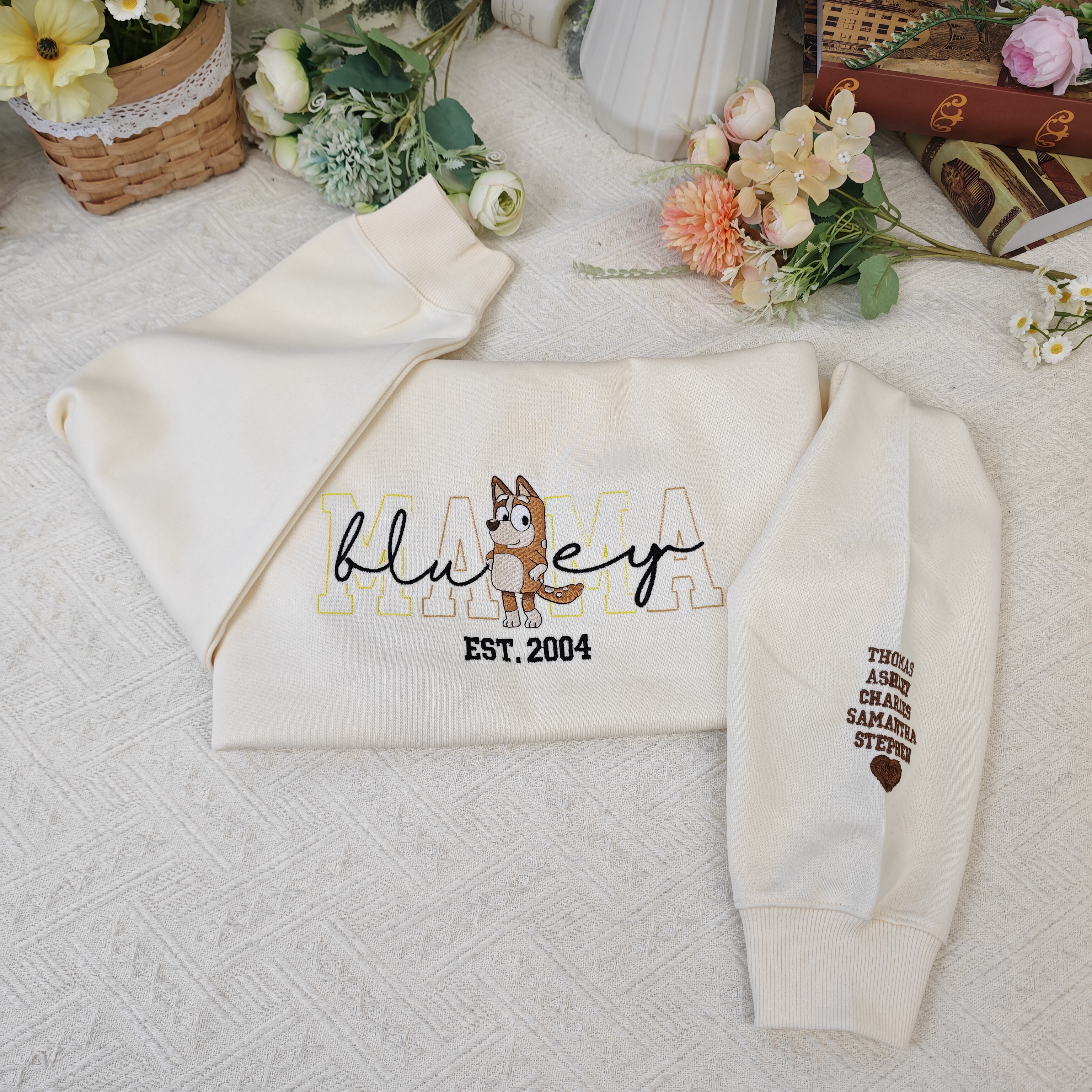 Custom Embroidered Mama Sweatshirt – Personalized Name & Year Crewneck Gift for Moms