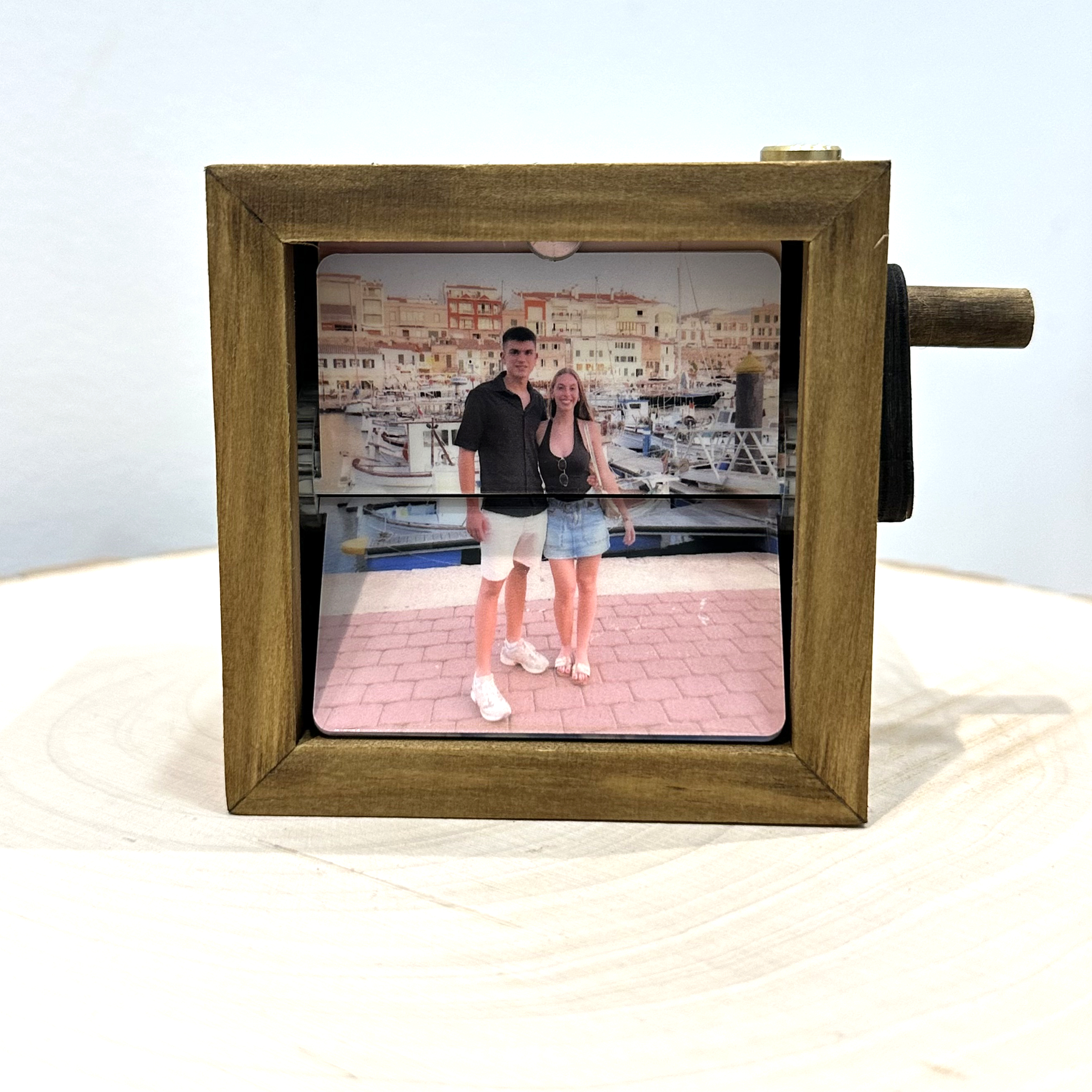 💗Custom Hand-Crank Flipbook Cartoon Photo Wood LED Box Gift for Her/Him