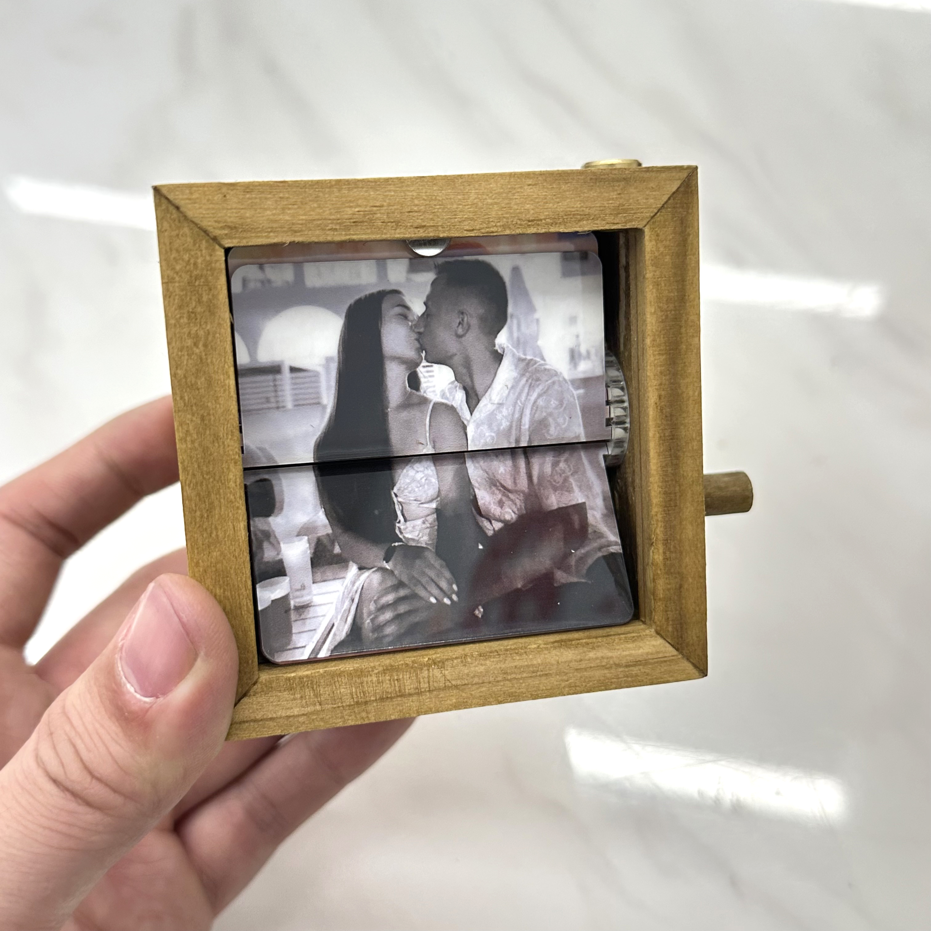 💗Custom Hand-Crank Flipbook Cartoon Photo Wood LED Box Gift for Her/Him