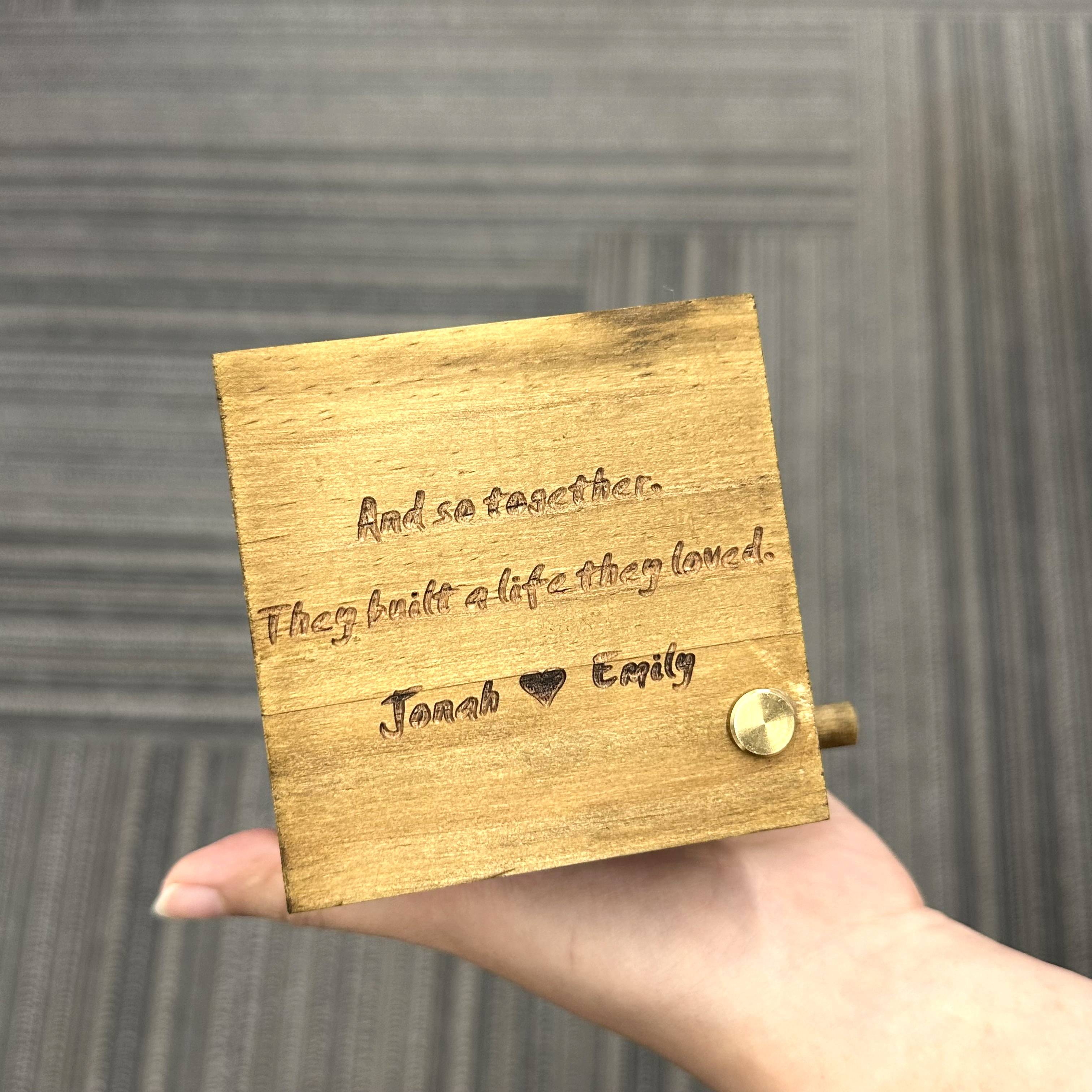 💗Custom Hand-Crank Flipbook Cartoon Photo Wood LED Box Gift for Her/Him
