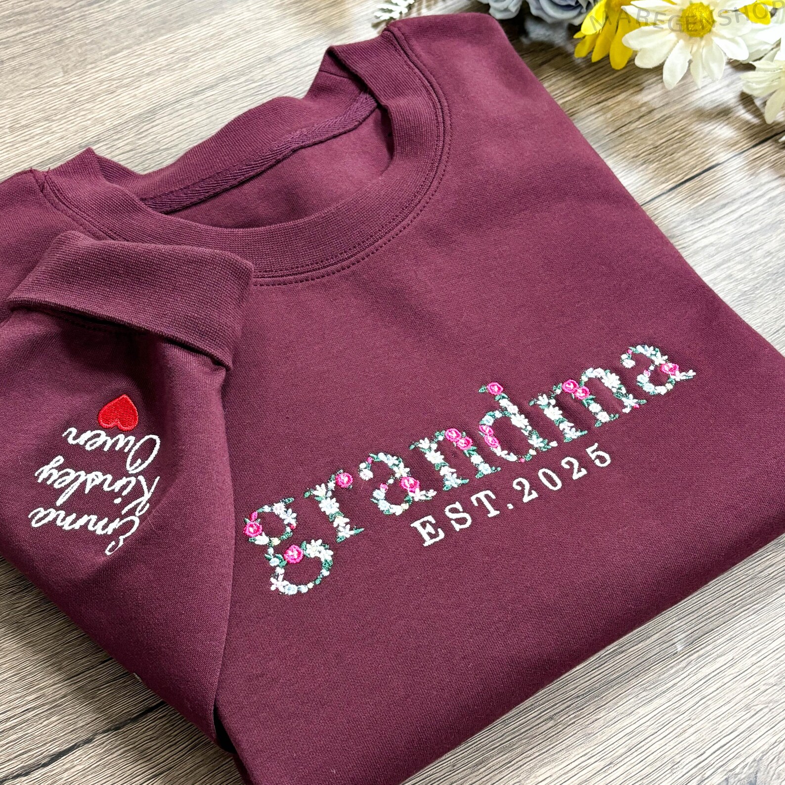 50% off ✨Custom Floral Mama Embroidered Sweatshirt