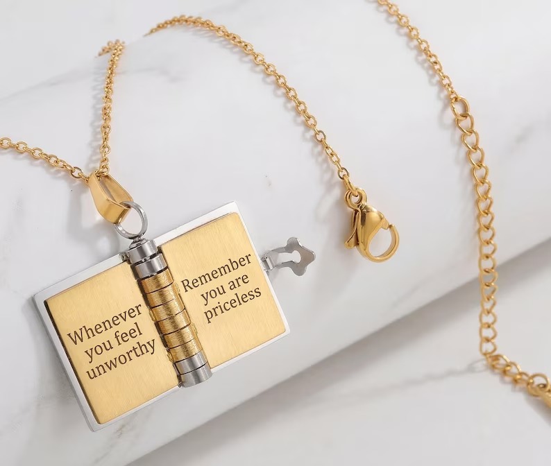 🌸 My Little Star – Personalized Mini Book Necklace for Daughter