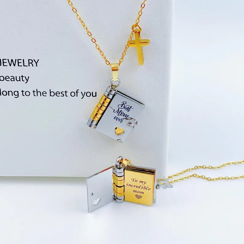 🌸 Best Mom Ever – Personalized Mini Book Necklace