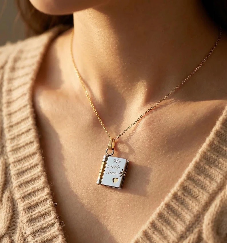 🌸 My Little Star – Personalized Mini Book Necklace for Daughter