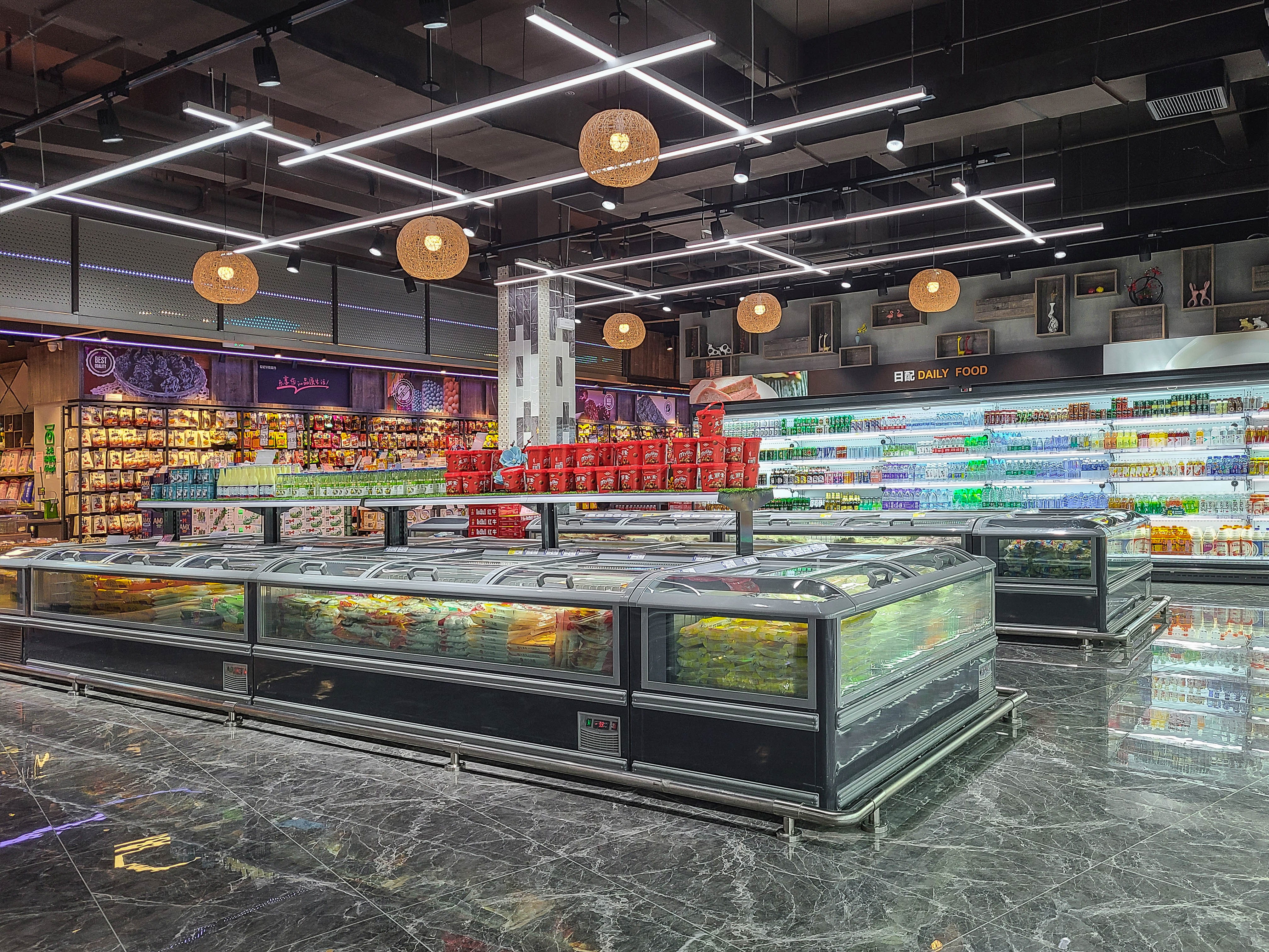 Transparent wide island freezer