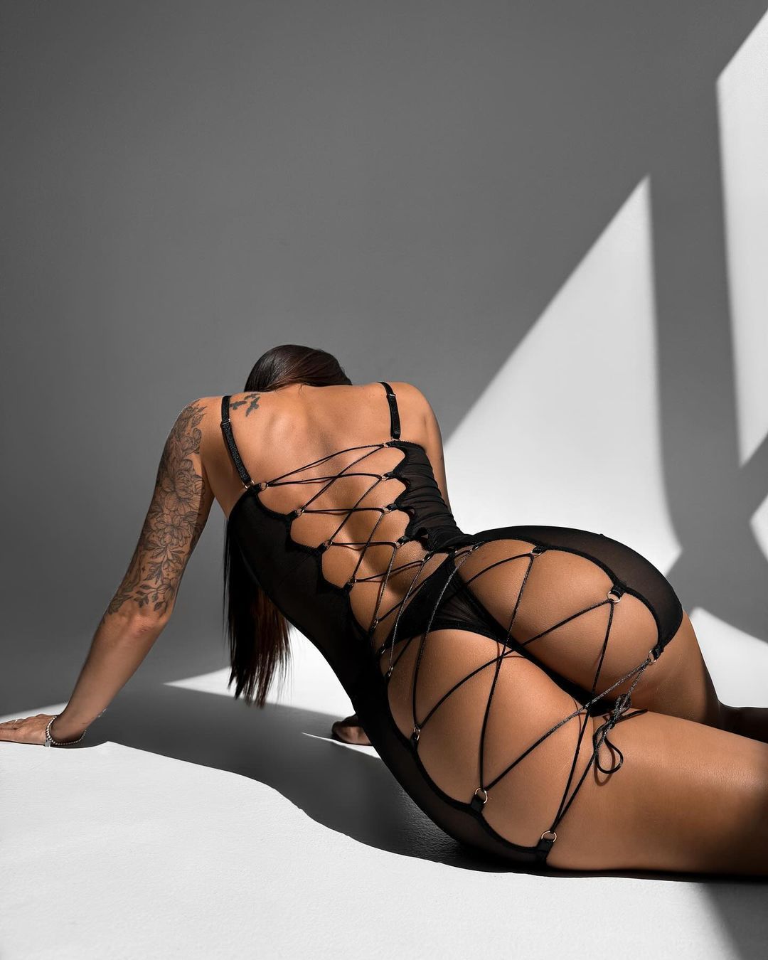 European and American sexy hip bow dress with cross-straps and hollow backless temptation sexy lingerie set