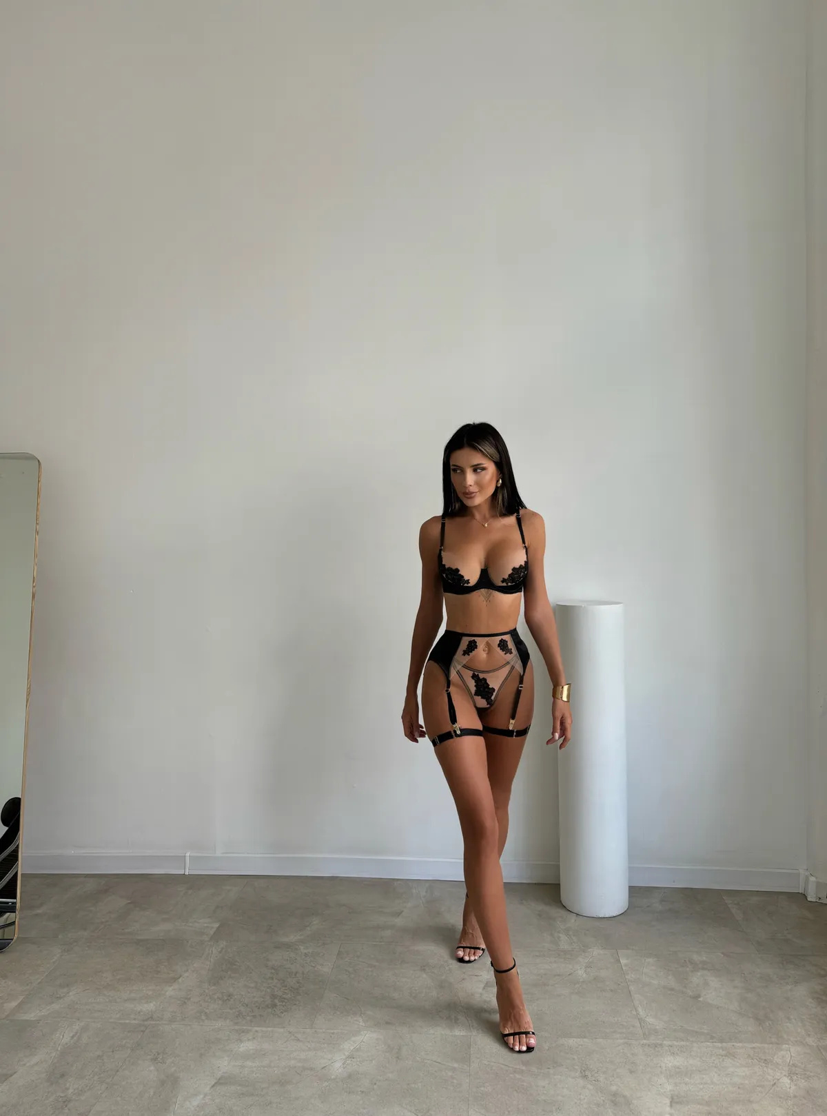 Hot sale mesh splicing heavy embroidery sexy lingerie