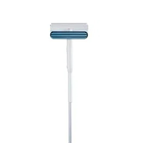 Fensterputzer mit Sprühfunktion, Fensterwischer mit Teleskopstiel 45° Drehgearm Silikon Fensterabzieher Glasreiniger Fenster für Kristallklare Fenster und Glasflächen