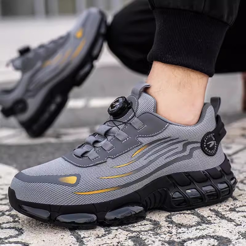 Die von der Bundesfeuerwehr empfohlenen Schutzschuhe entsprechen den deutschen Sicherheitsstandards und sind zudem wasserdicht, rutsch- und durchtrittsicher.