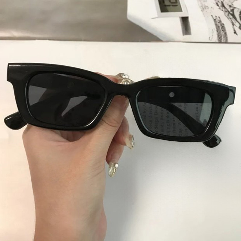 sunglassesSonnenbrillen mit kleinem Rahmen für Damen und Herren