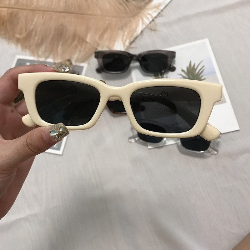sunglassesSonnenbrillen mit kleinem Rahmen für Damen und Herren