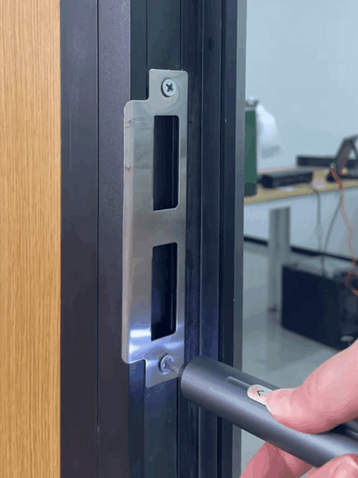 32 Arten von Bohrern für verschiedene Haushaltsgeräte und elektronische Geräte, mit eingebautem Lithium-Akku und integriertem Aufbewahrungskoffer, damit nichts verloren geht. 🔩🔧📦