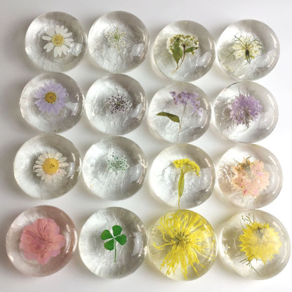 Small Yellow Chrysanthemum Amino Acid Handmade Soap SUNFLOWER Internet Celebrity Hand Gift Soap Transparent Petals Facial Soap 80G-PawDear