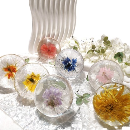 Small Yellow Chrysanthemum Amino Acid Handmade Soap SUNFLOWER Internet Celebrity Hand Gift Soap Transparent Petals Facial Soap 80G-PawDear