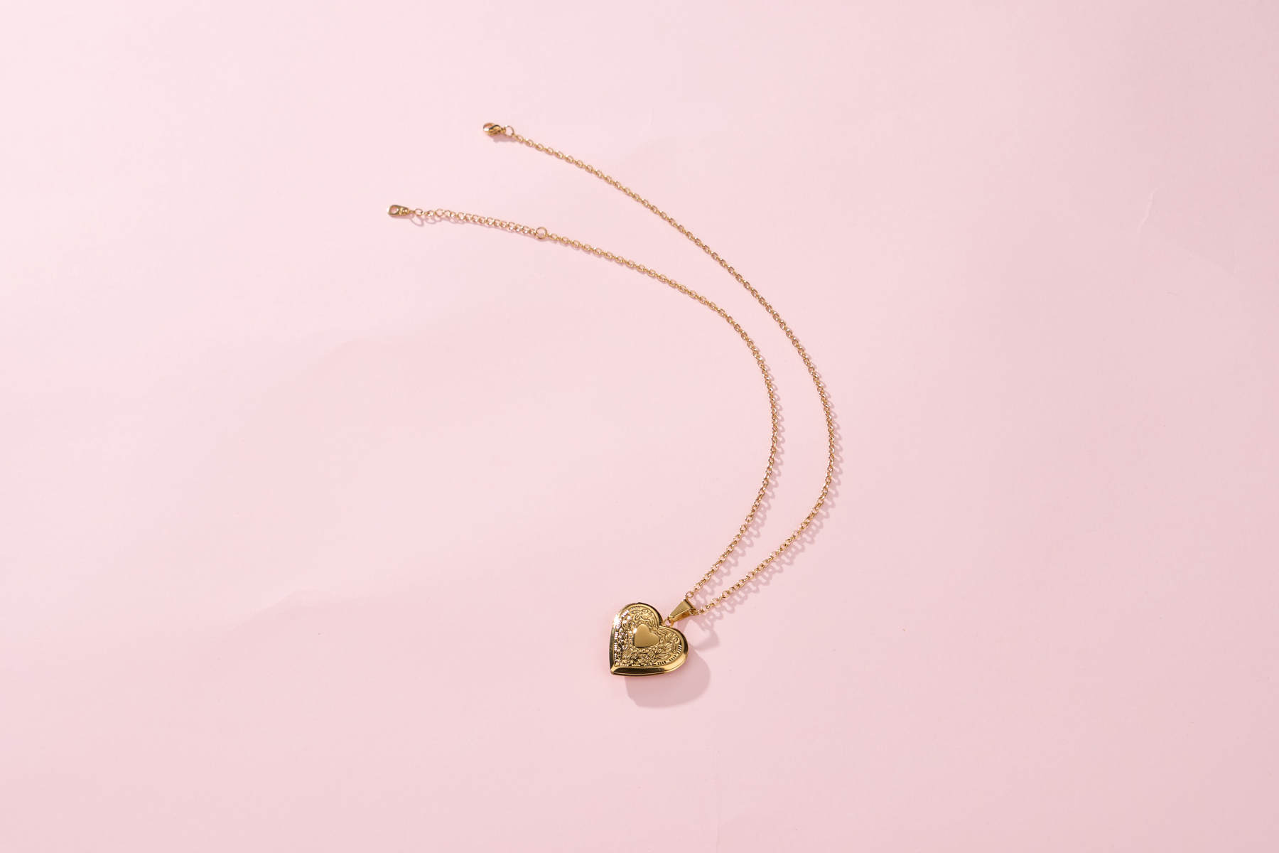 KeyStyle Photo Lockets Necklace for Women Heart Locket Necklaces that Holds Pictures Personalized Jewelry Gifts