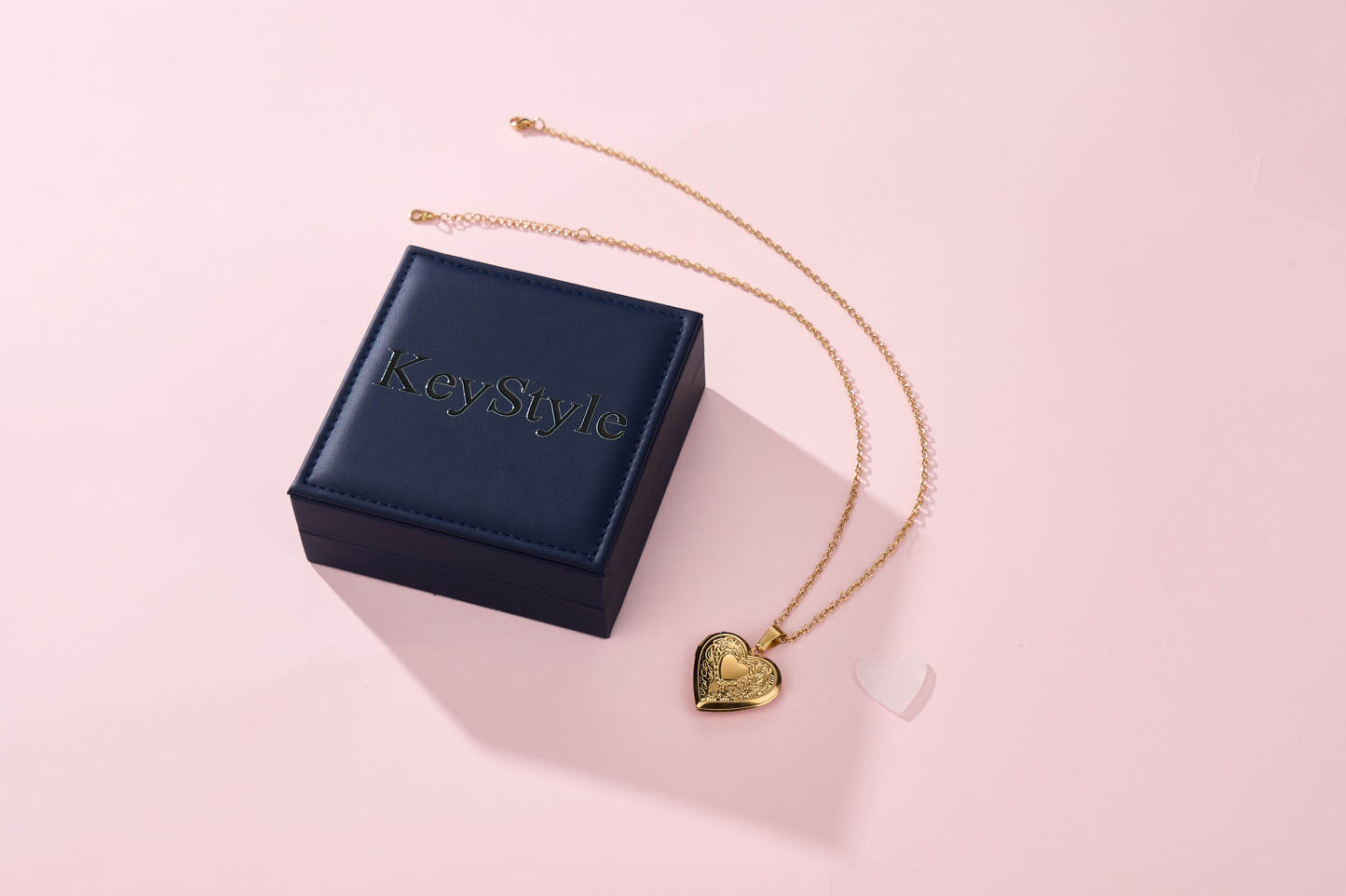 KeyStyle Photo Lockets Necklace for Women Heart Locket Necklaces that Holds Pictures Personalized Jewelry Gifts