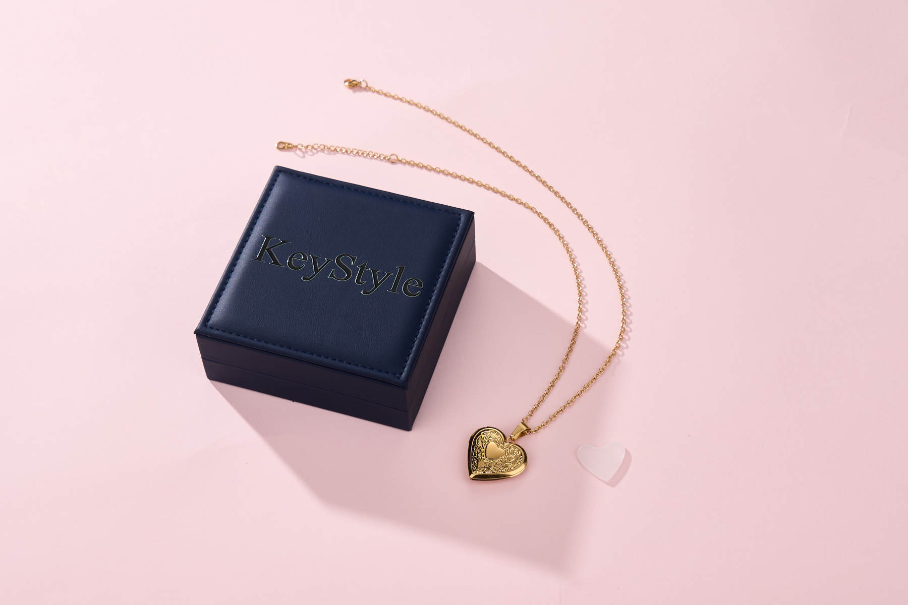 KeyStyle Photo Lockets Necklace for Women Heart Locket Necklaces that Holds Pictures Personalized Jewelry Gifts