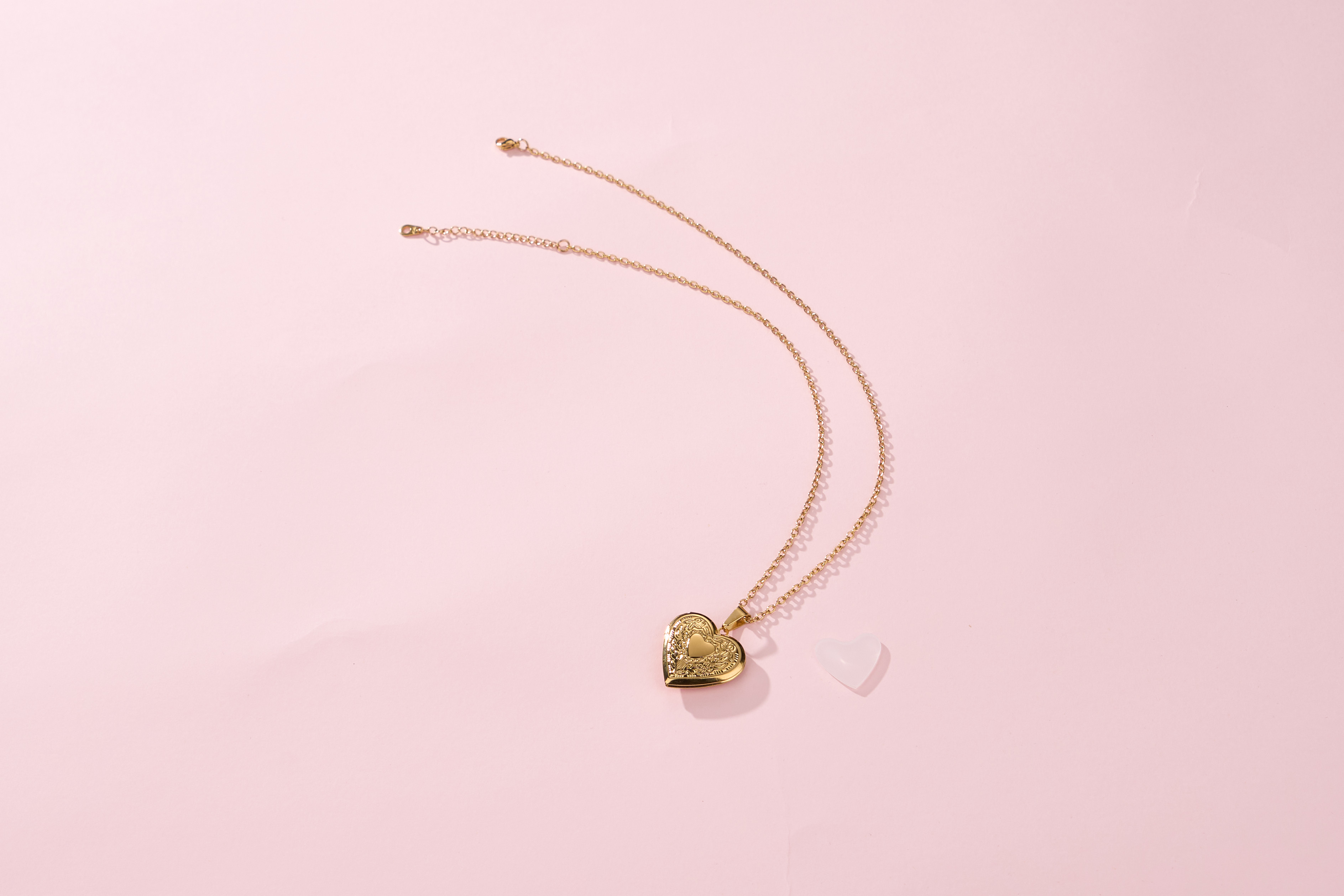 KeyStyle Photo Lockets Necklace for Women Heart Locket Necklaces that Holds Pictures Personalized Jewelry Gifts