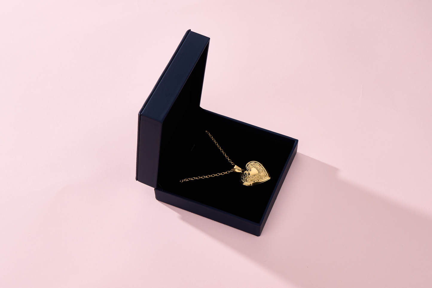 KeyStyle Photo Lockets Necklace for Women Heart Locket Necklaces that Holds Pictures Personalized Jewelry Gifts