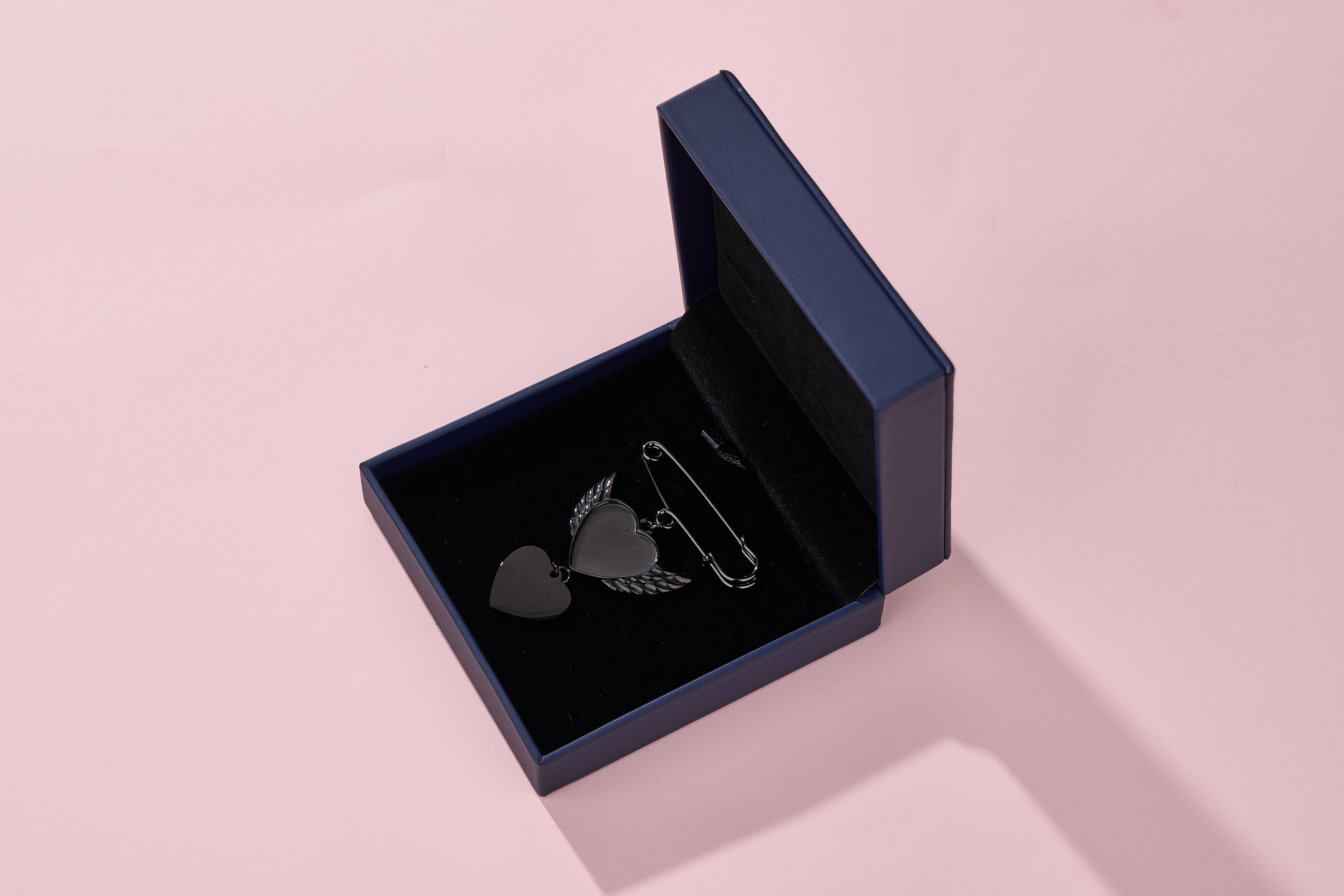 KeyStyle Custom Photo Lapel Pins for Women Men, Heart Wings Personalized Lapel Pins Gift for Women Men