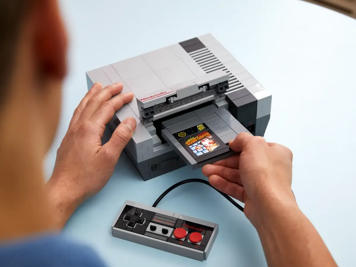  LEGO® Nintendo Entertainment System™