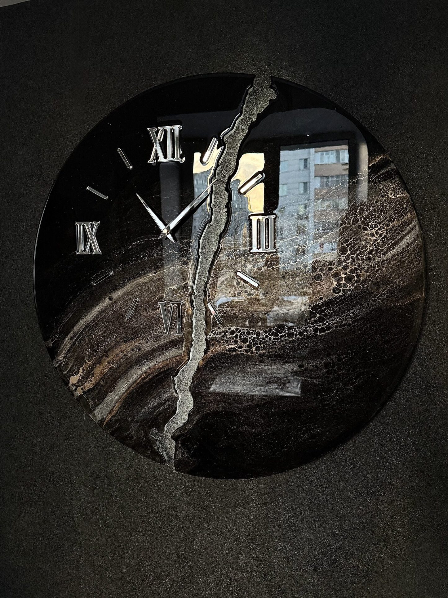 ⏱️Clock in the form of a slit 60 cm in diameter