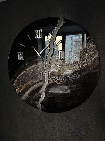 ⏱️Clock in the form of a slit 60 cm in diameter