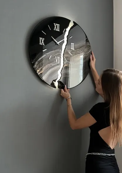 ⏱️Clock in the form of a slit 60 cm in diameter