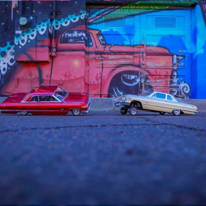  1:10 1963 Chevrolet Impala Hopping Lowrider