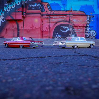  1:10 1963 Chevrolet Impala Hopping Lowrider