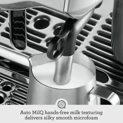 Espresso machine with touch screen