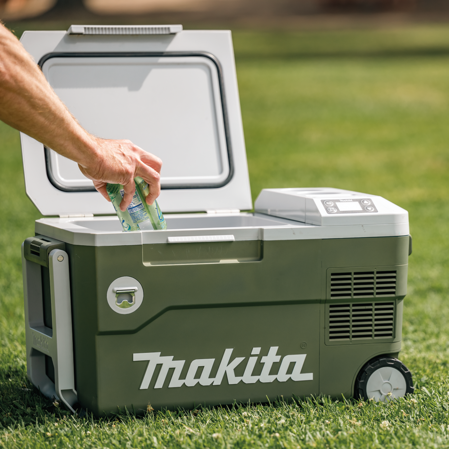 Outdoor Adventure® 18V X2 LXT®, 12V/24V DC Auto, and AC Cooler/Warmer