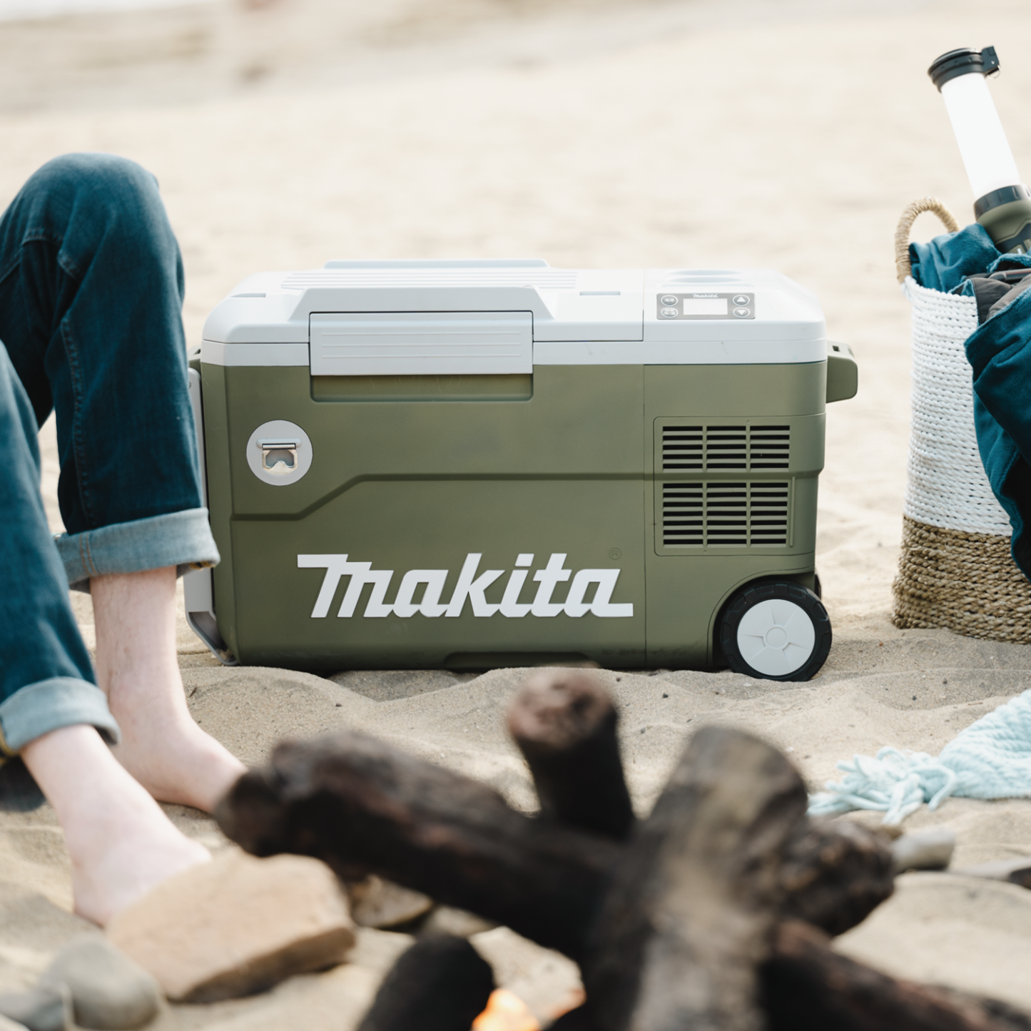 Outdoor Adventure® 18V X2 LXT®, 12V/24V DC Auto, and AC Cooler/Warmer