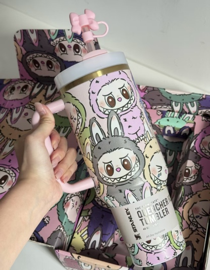 LABUBU In-Car Insulated Cup 1200 ml Tumbler（Free keychain for the first 100 orders )