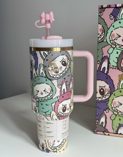LABUBU In-Car Insulated Cup 1200 ml Tumbler（Free keychain for the first 100 orders )