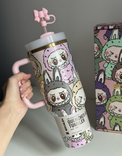 LABUBU In-Car Insulated Cup 1200 ml Tumbler（Free keychain for the first 100 orders )